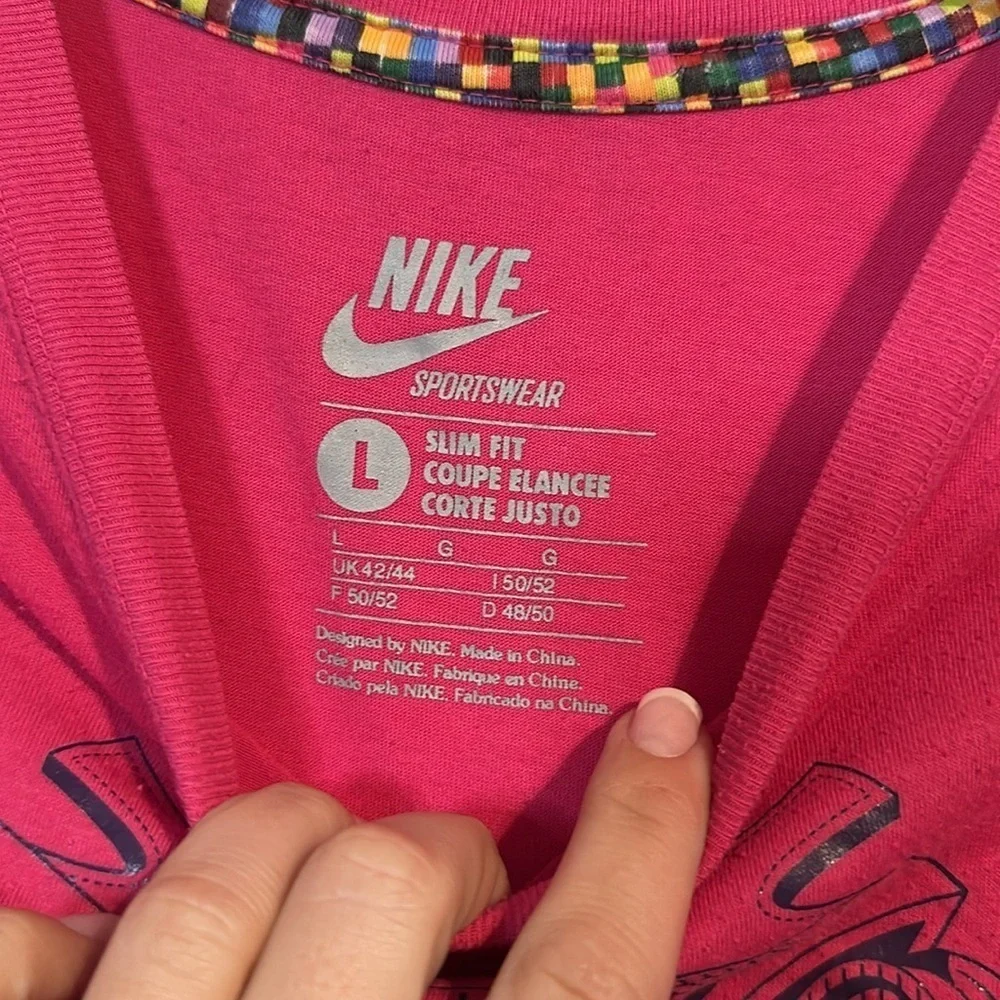 Nike pink tshirt size Large slim women’s